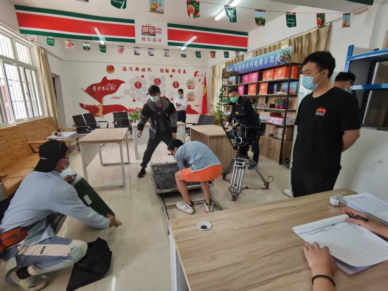 追星女孩心理学分析报告：合江县广告片拍摄公司揭秘饭圈应援式传播逻辑